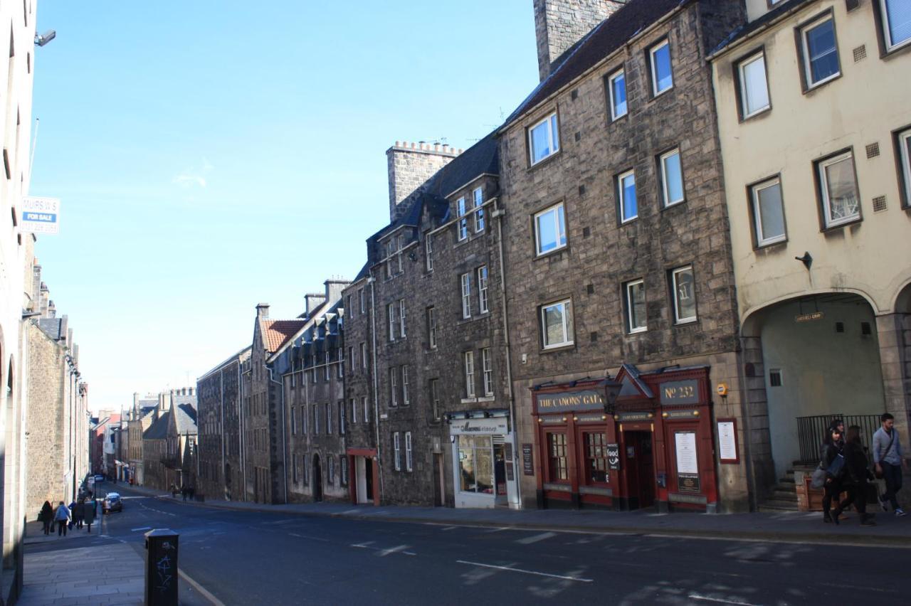 Royal Mile Famous Canongate Flat EDI Buitenkant foto